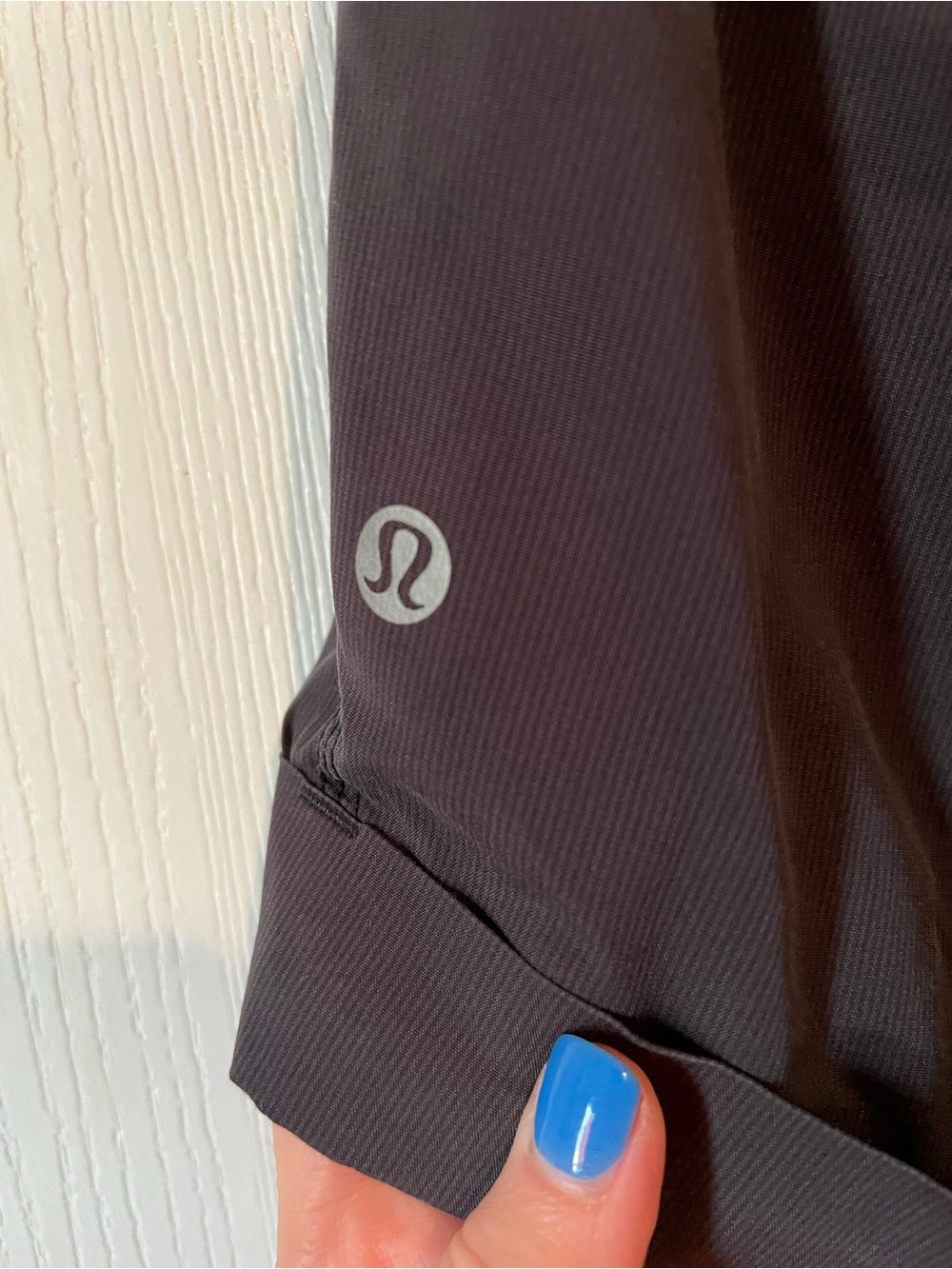 Lululemon Spring Break Away Short 4-Way Stretch Black Cuffed Athletic Sz 10 - Picture 3 of 4